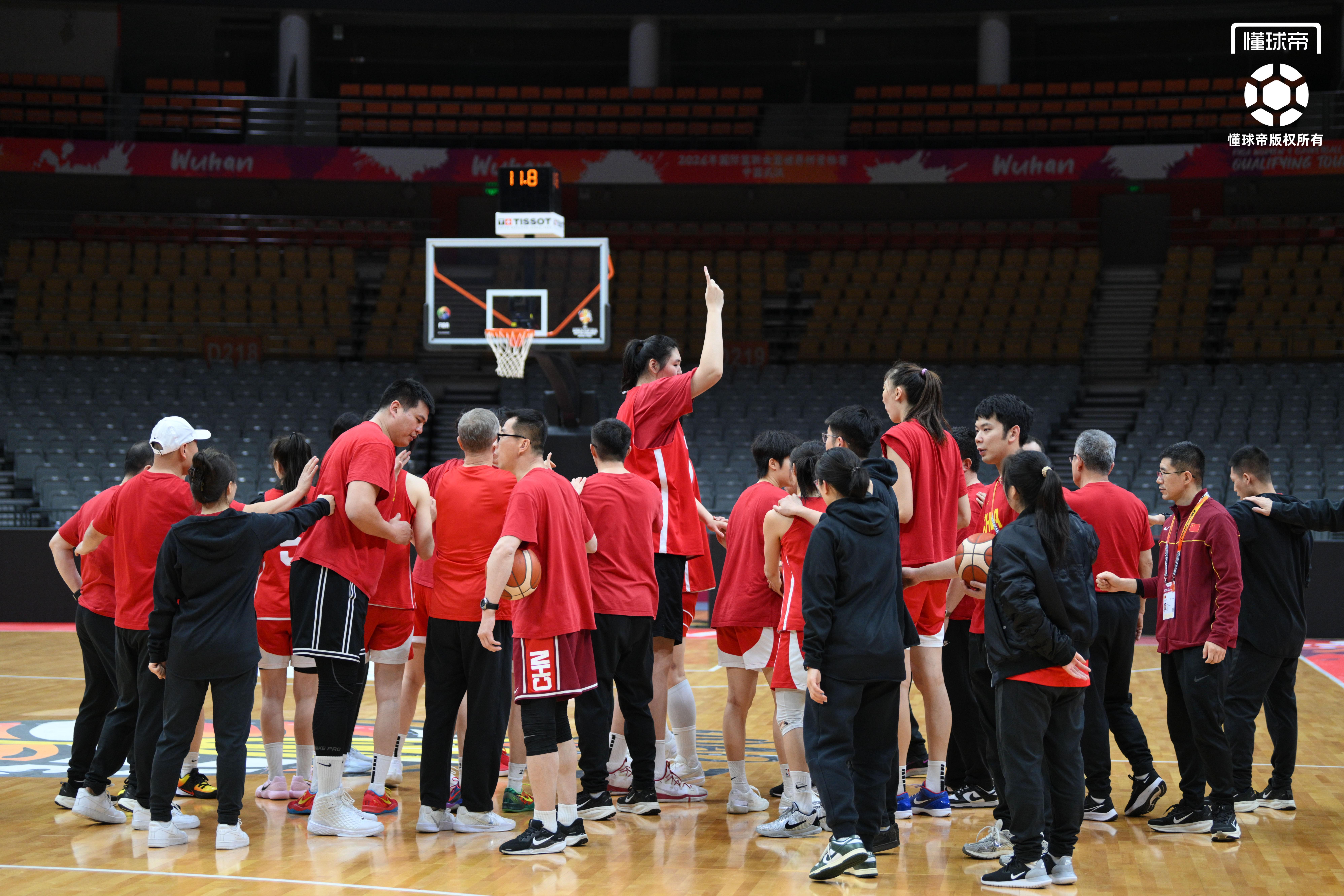 乐鱼app-中国女篮世预赛最后一练，王治郅到场观看&amp;amp;全队精神饱满